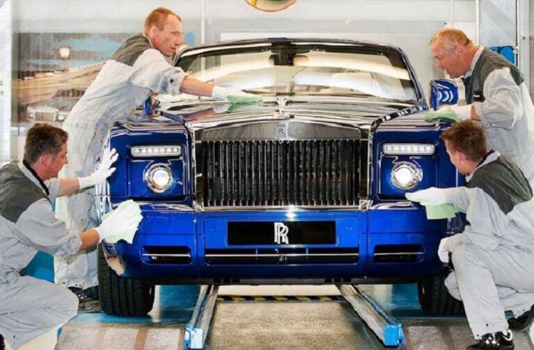 Are Rolls Royce Vehicles Hand Made?