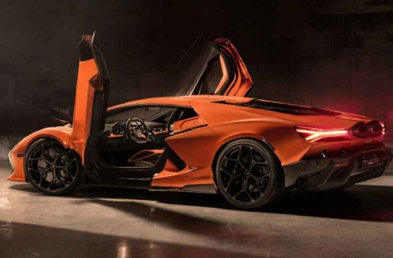 Lamborghini's First Plug in Hybrid