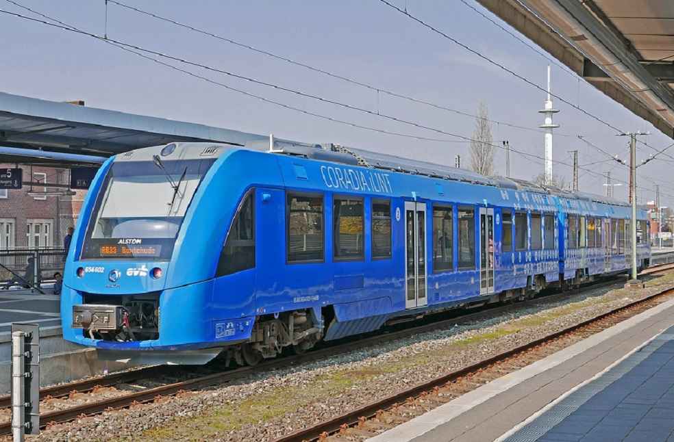 Auto Revolution _ Hydrogen Train