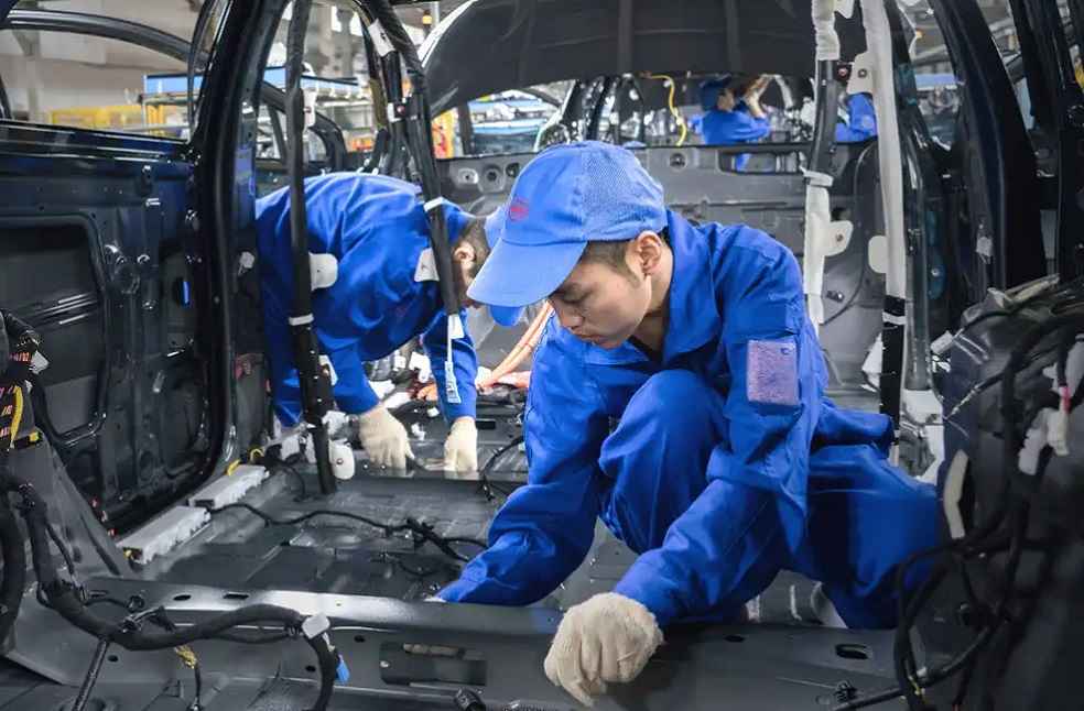 China Auto workers turmoil amid price surge
