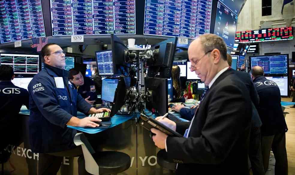 US stocks slump amid auto strike_Stock