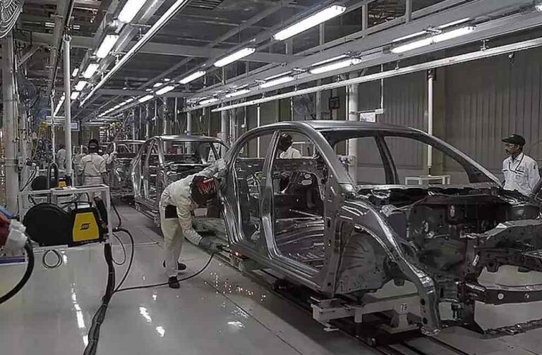 Indian eve manufacturing_India aimiing to surpass China auto production