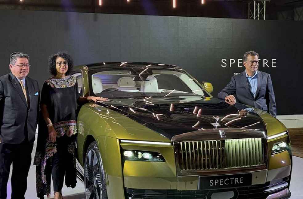 Rolls-Royce Spectre _ India's most expensive EV car