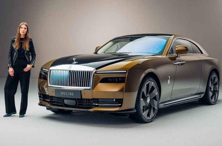 Rolls-Royce Spectre _ India's most expensive EV car