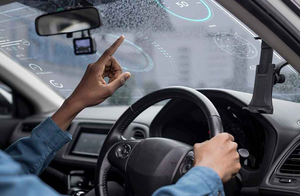 Smart car glass _ Automotive voice recognition market