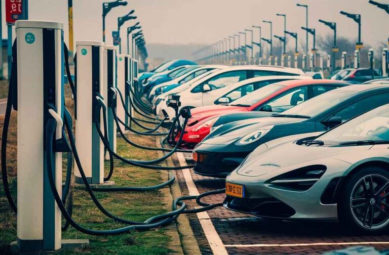 ACEA Calls for Urgent Action as EU Electric Vehicle Market Shrinks