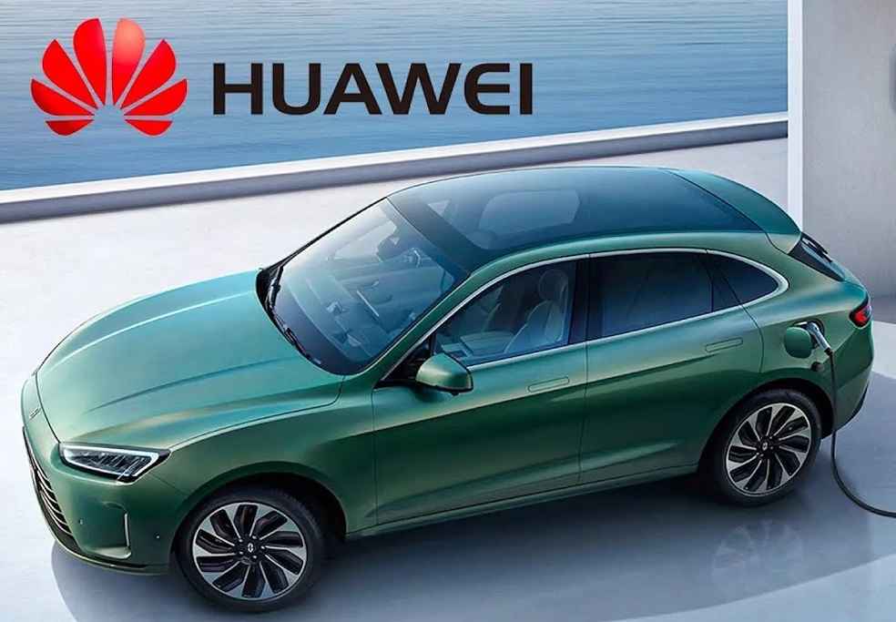 Autoworld Newcomers Foxconn and Huawei