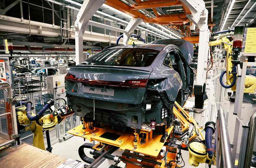 Audi Manufacturing Plant Alt Img