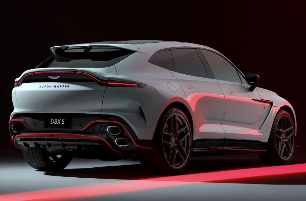 Aston Martin DBX S