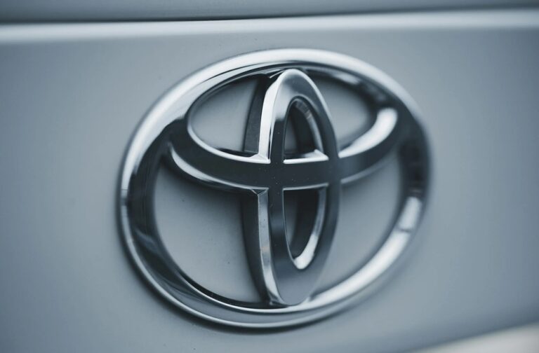 Toyota Emblem Image
