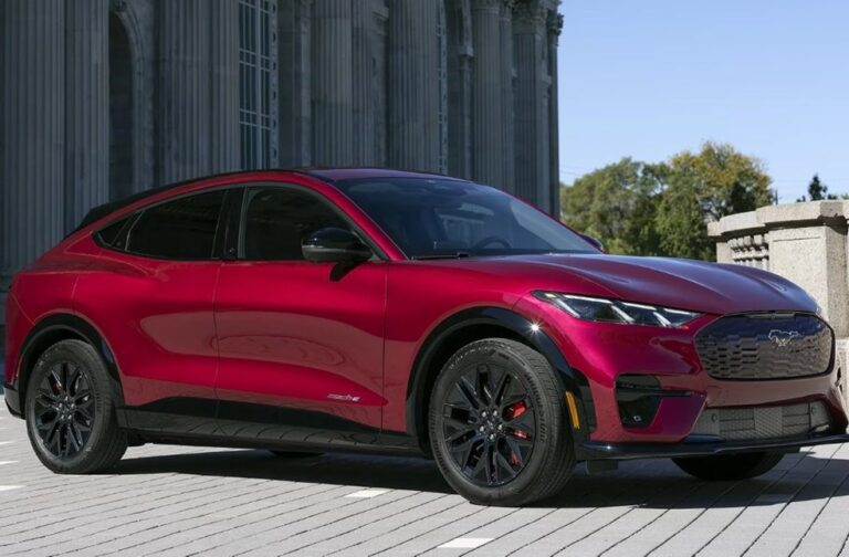 2025 Ford Mustang Mach-E