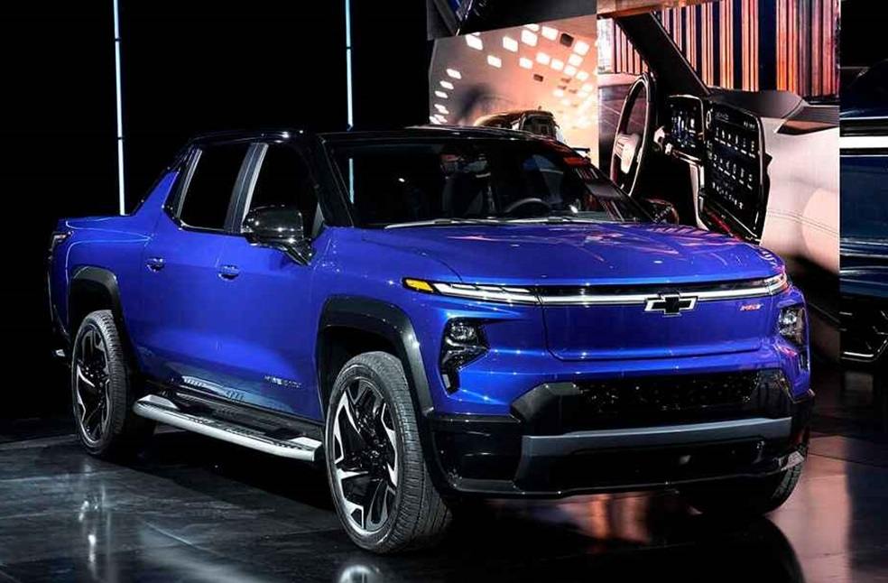 GM's Chevrolet Silverado EV RST _ GM New Five Safety Features