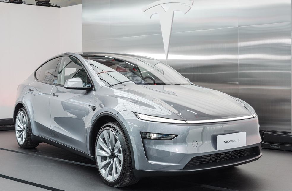 Tesla 2025 Model Y