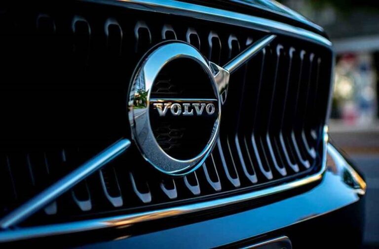Volvo Opens Software Center_Volvo Logo