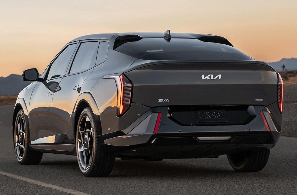 KIA EV4