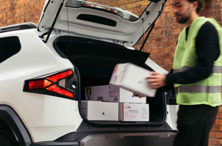 Dacia Unveils Duster Cargo LCV with Hybrid Power Options Dacia Unveils Duster Cargo LCV with Hybrid Power Options